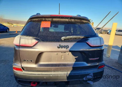 2023 Jeep Cherokee Trailhawk z USA, uszkodzony, nr VIN 1C4PJMBN3PD104982